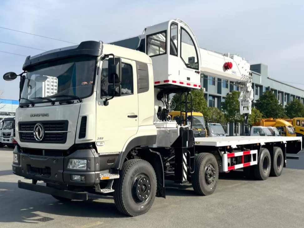 Dongfeng camión de 25 toneladas con grúa