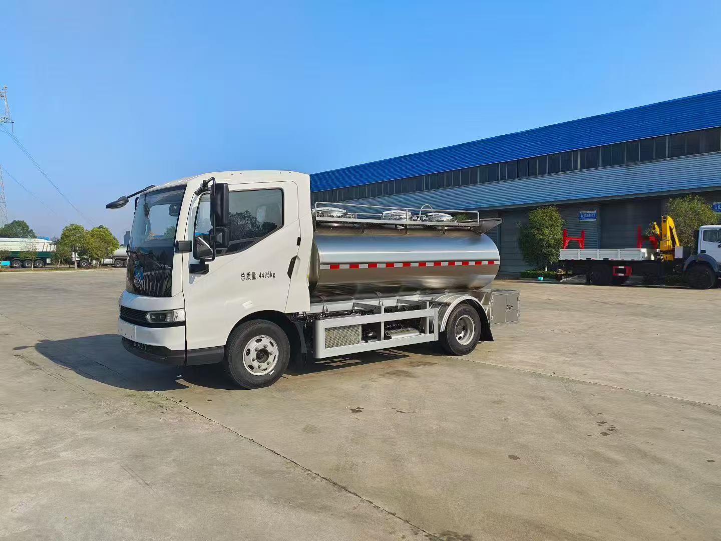 Approvisionnement mondial : Camions réfrigérés pour le lait direct de l'usine chinoise de Chengli – Solutions de qualité alimentaire OEM/ODM Approvisionnement mondial : Camions réfrigérés pour le lait direct de l'usine chinoise de Chengli – Solutions de qualité alimentaire OEM/ODM