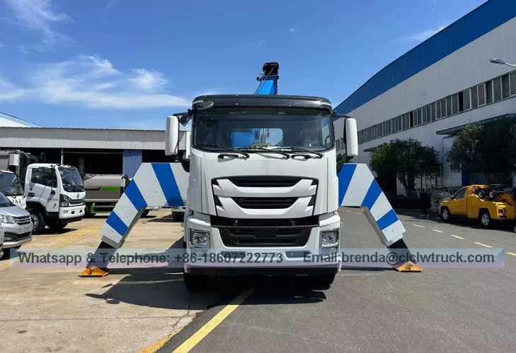Looking for a Heavy Duty Wrecker Tow Truck from China? Here’s What to Know