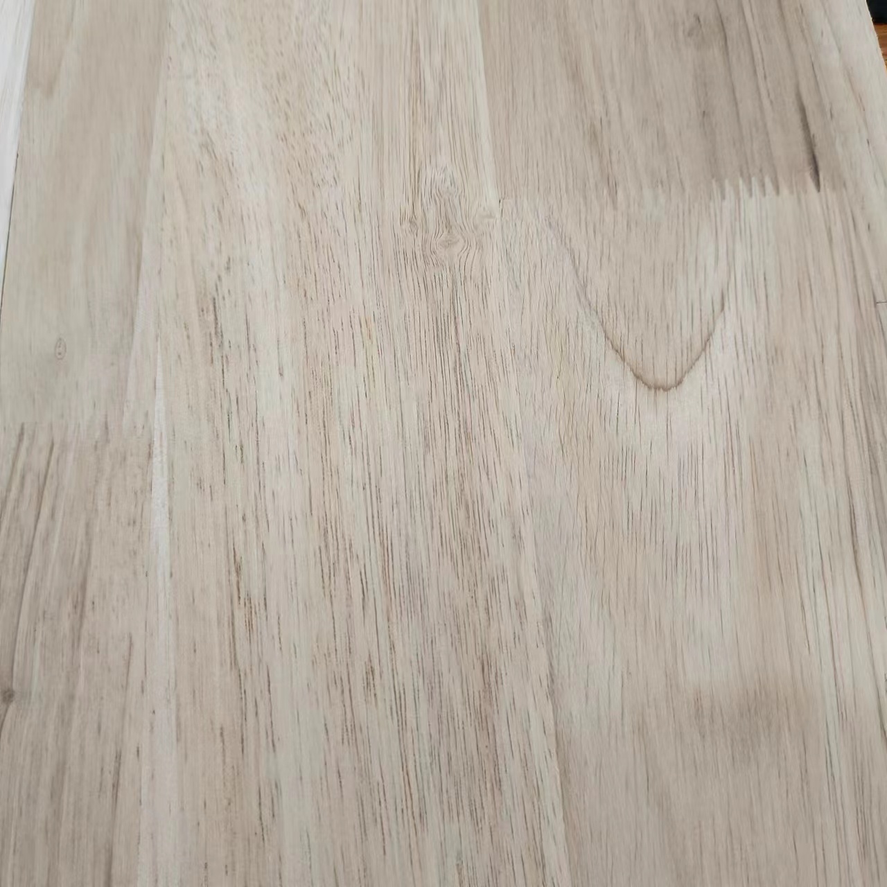 Fourniture de planches de bois d'hévéa de haute qualité