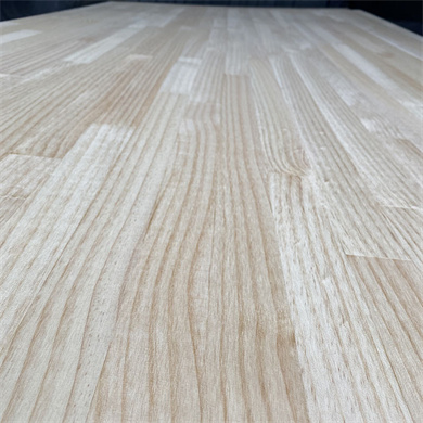 Groothandel timmerhout, sparrenplanken, grenen dik hout, plankenhuis, latten