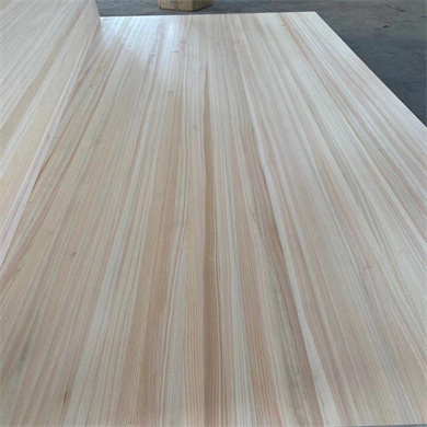 China levert hoogwaardige cipressenhouten planken.