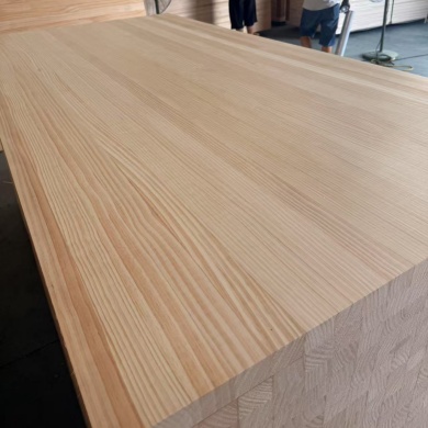 China Straight հացահատիկային AA դասարան Radiata Pine Edge նրբատախտակ