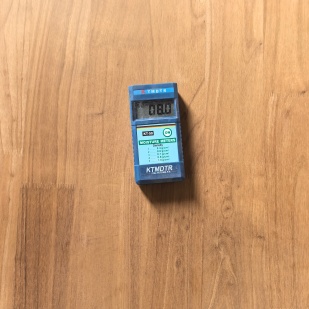 Heat-treated walnut-coloured rubberwood solid timber boards