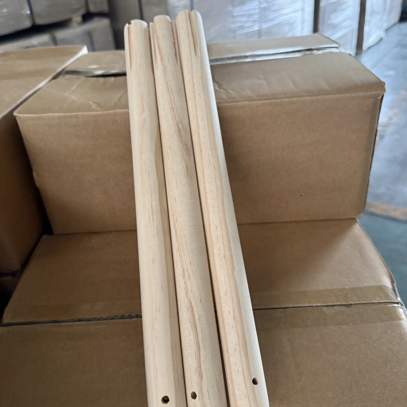 Radiata Pine Deuvelstokfabriek Groothandel voor meubelfabriek Bulklevering van grondstoffen
