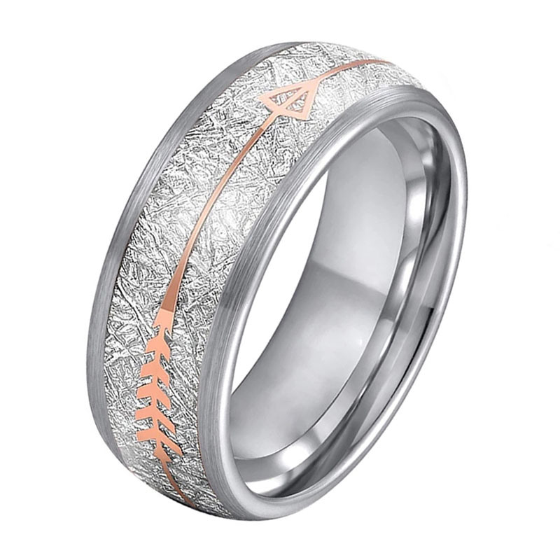 Chine Étonnantes bandes de mariage en tungstène de 8 mm personnalisées en gros avec incrustation de météorite et de flèche Fabricants