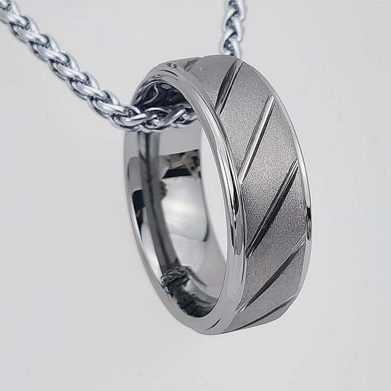 Cina Anello in carburo di tungsteno scanalato con bordi piatti sabbiati da 8 mm Anello in carburo di tungsteno bianco scanalato Produttori