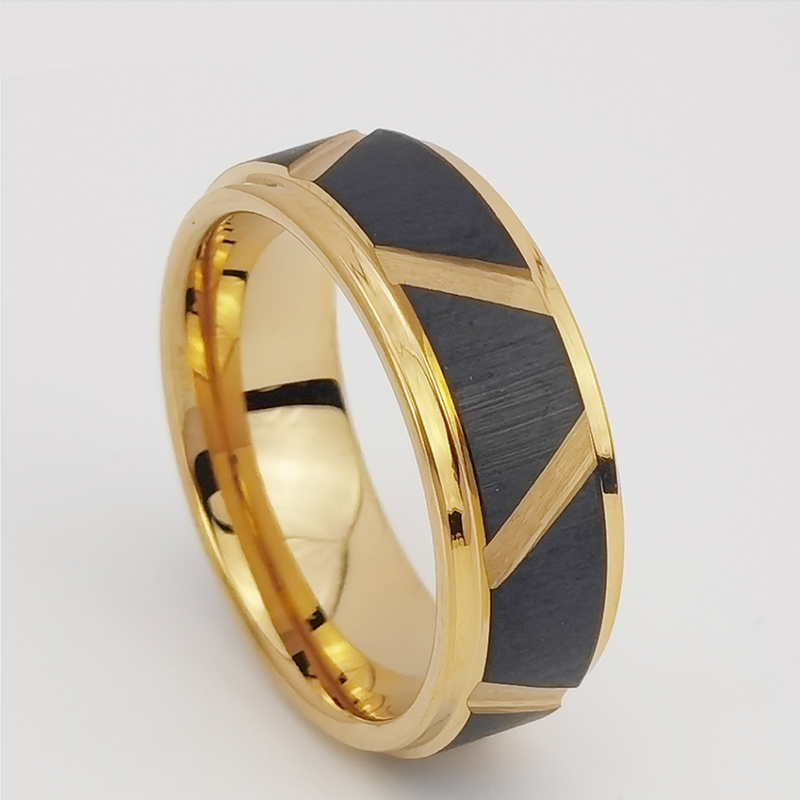 Anello di tungsteno in stock Popolare 8mm Alto lucido e spazzolato a croce con bordi piatti e a gradini Anello in carburo di tungsteno nero e oro con scanalature Produttore cinese