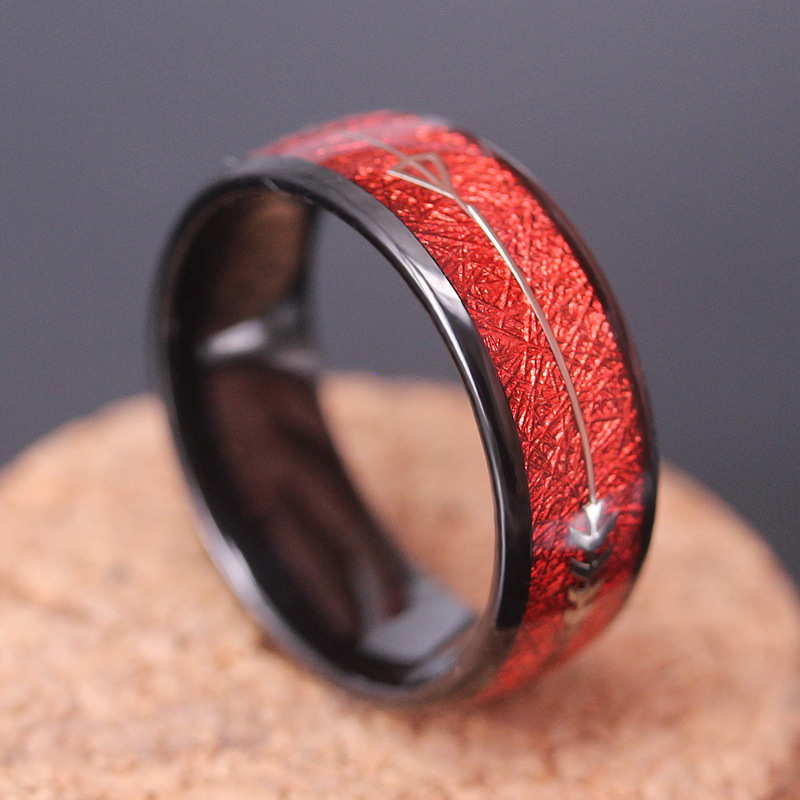 Chine Bandes de mariage pour hommes de luxe et au design unique Bague en carbure de tungstène noir de 8 mm avec incrustation de météorite et de flèche imitant le rouge Fabricants