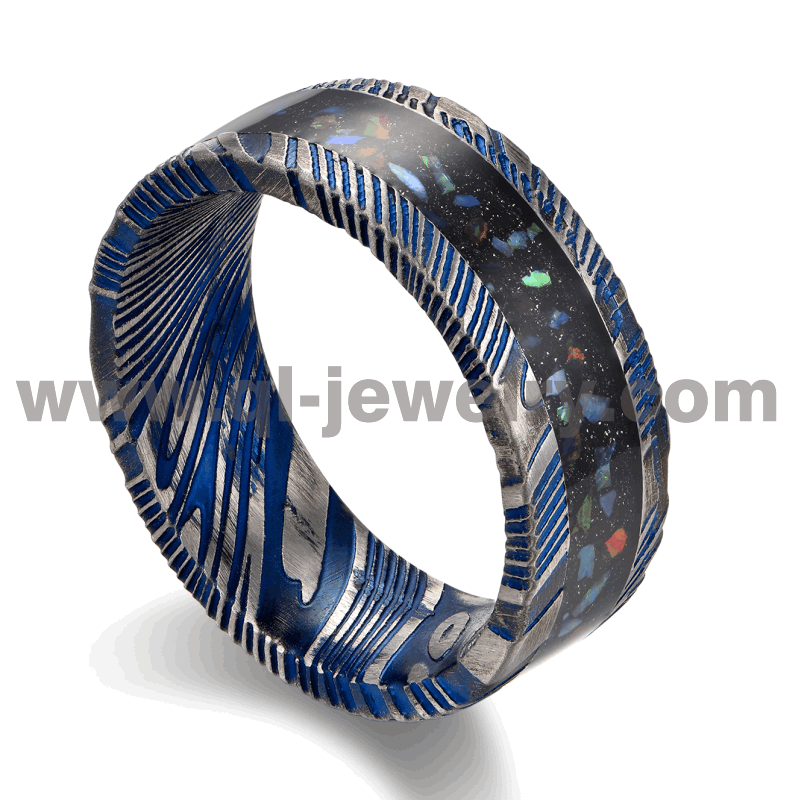La galaxie et l'espace Design Alliances en acier de Damas bleu Bague en acier de Damas bleu plat avec incrustation d'opale et de grès noir China Factory