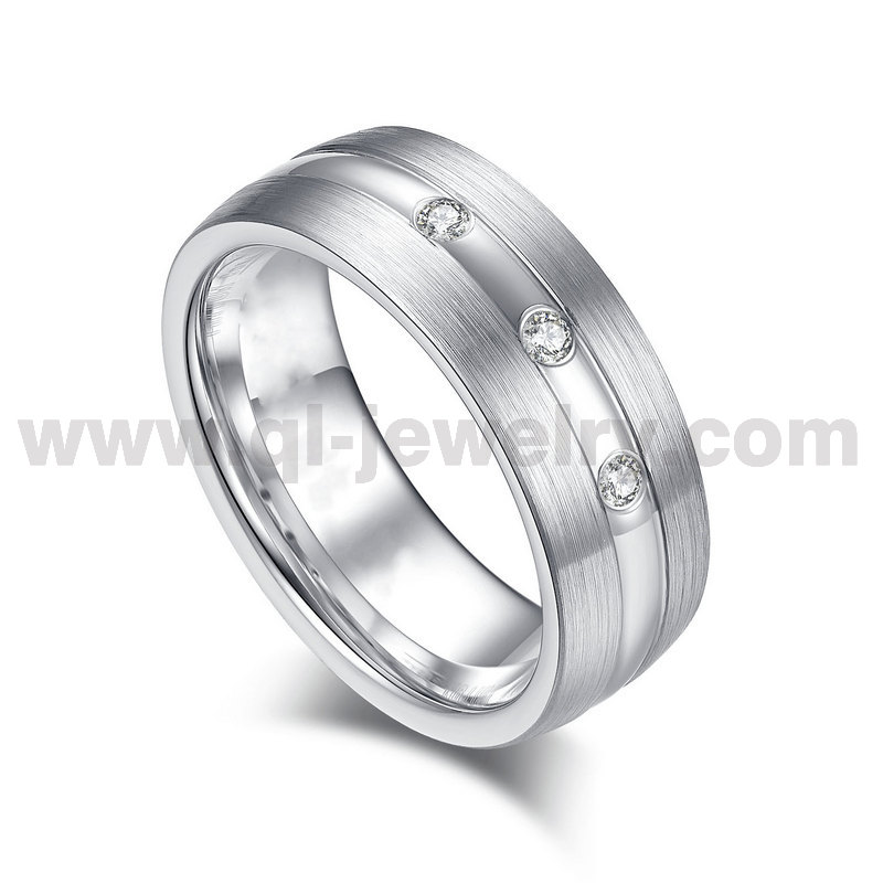 2024 Neue Designs 8 mm gewölbter gebürsteter Kobalt-Chrom-Ring mit 3 CZ-Steinen vom Channel China-Hersteller