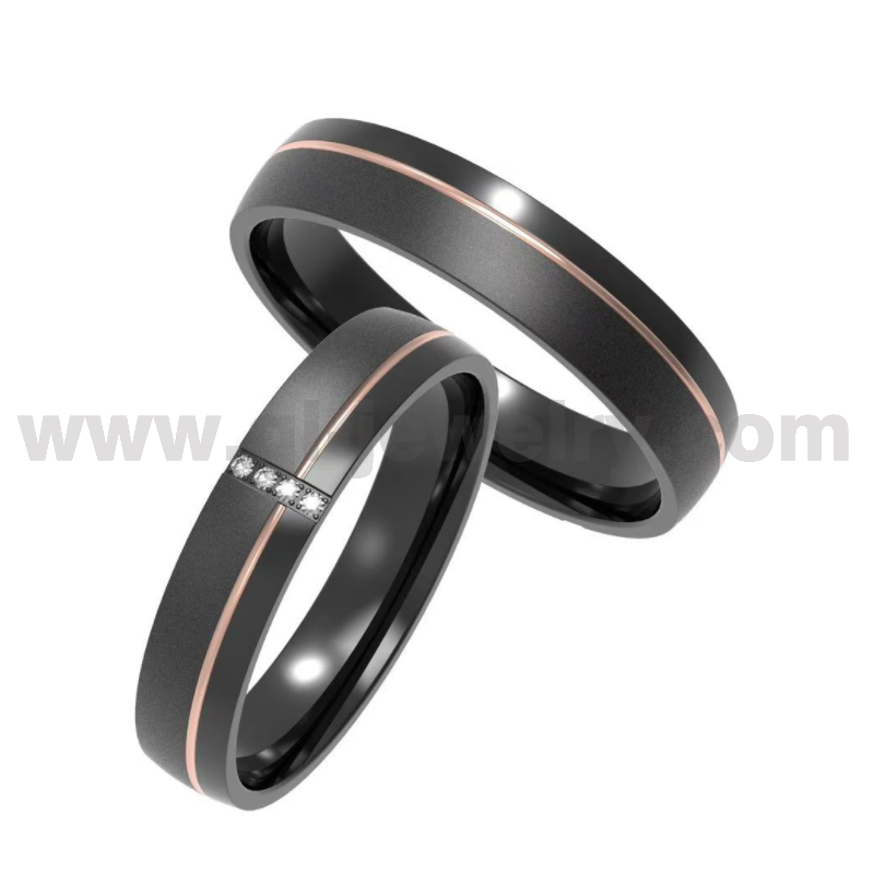 Chine Anneaux de couple en titane noir Bague en titane noir sablé de 5 mm avec ligne en or rose sur le côté et 3 pierres CZ Fabricants