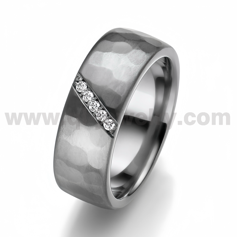 Rare Metal Pure Tantalum Couple Rings 8mm Domed Polished and Hammered Tantalum Ring Set with 4 Diamonds China Manufacturer