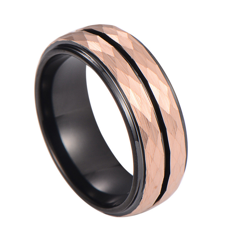 Großhandel zweifarbiger Wolframring-Roségold Hämmerte Textur & schwarzes Innenband | Hypoallergener und kratzfester China-Hersteller