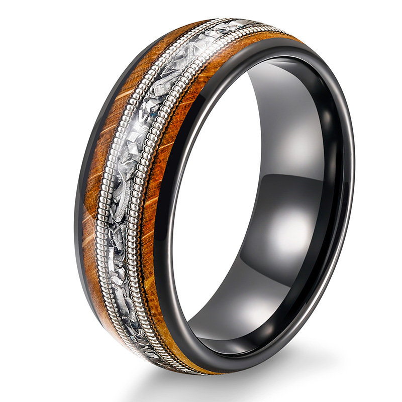 Anillo de carburo de tungsteno negro al por mayor con madera de barril de whisky, cuerda de guitarra e incrustaciones de virutas de aluminio - Alianza de boda rústica personalizada OEM para hombre Ajuste cómodo de 8 mm