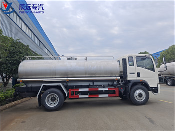 HOWO brand 10 tons water tank transport truck wholesalers in China