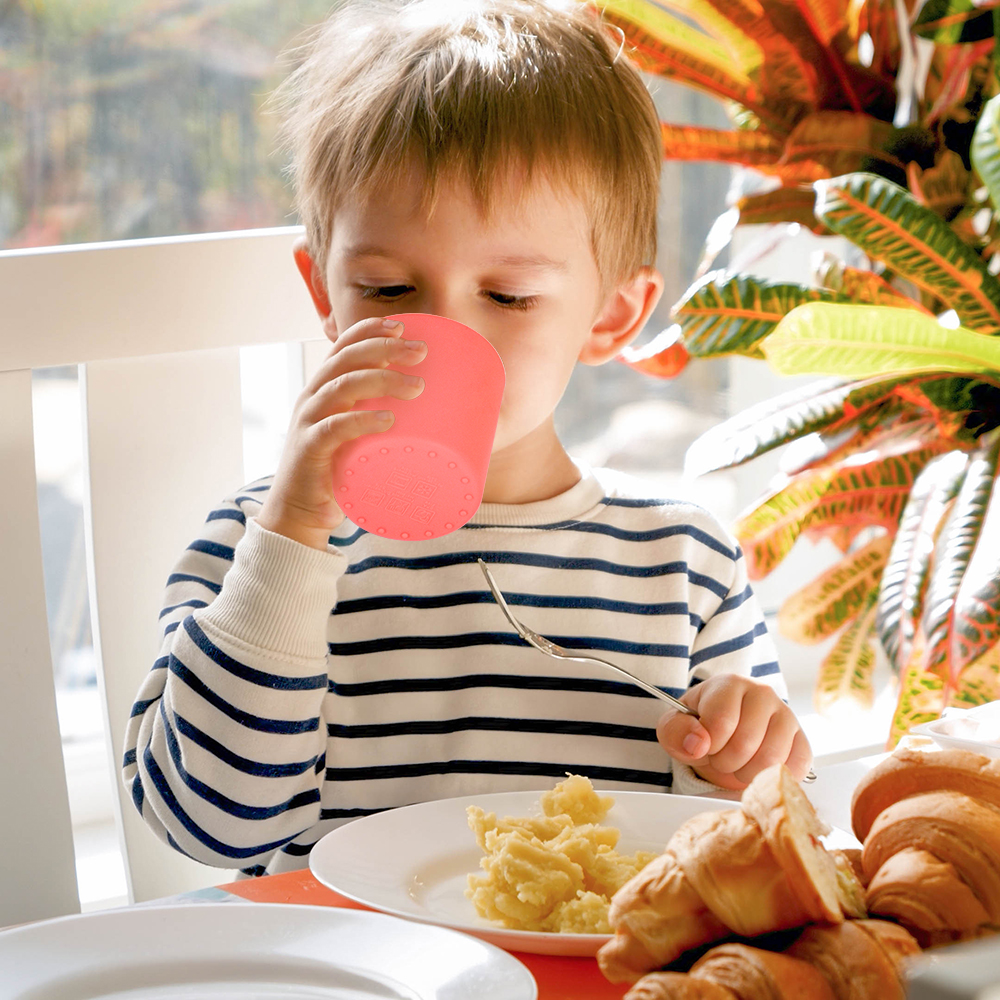 BHD BPA-freier, unzerbrechlicher Lerntrinkbecher für Kleinkinder, rutschfest, leicht zu greifen, LED-Entwöhnungsbecher aus Silikon für kleine Babys