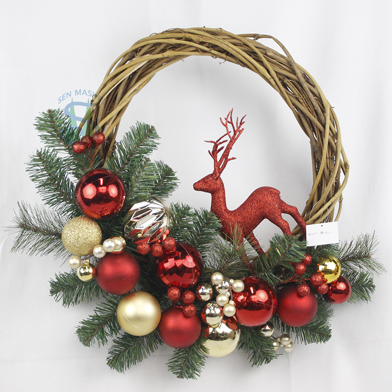 إكليل عيد الميلاد سينماسين مقاس 24 بوصة مع زخارف كروية على شكل غزال وباب أمامي ومهرجان ديكور المنزل للحفلات