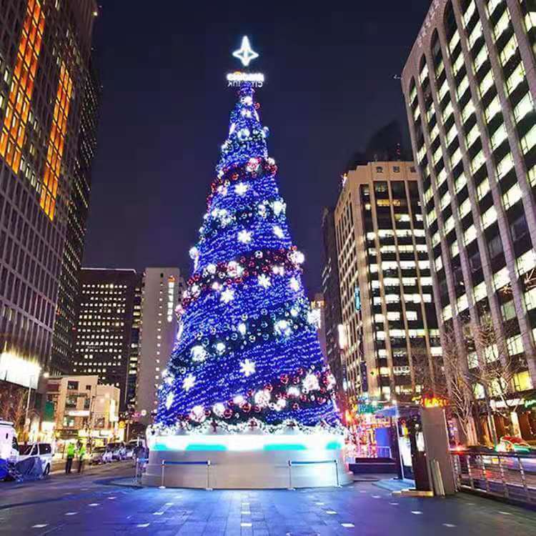 Maßgeschneiderte riesige kommerzielle Tower-Weihnachtsbäume für Ihren Veranstaltungsort