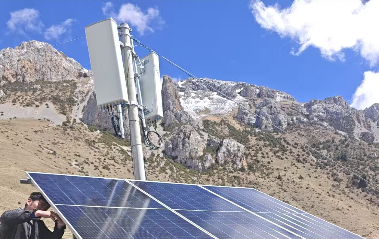 The 4,400-meter-class communication lifeline: Ipandee New Energy – safeguarding full signal strength on the plateau with reliable power supply.