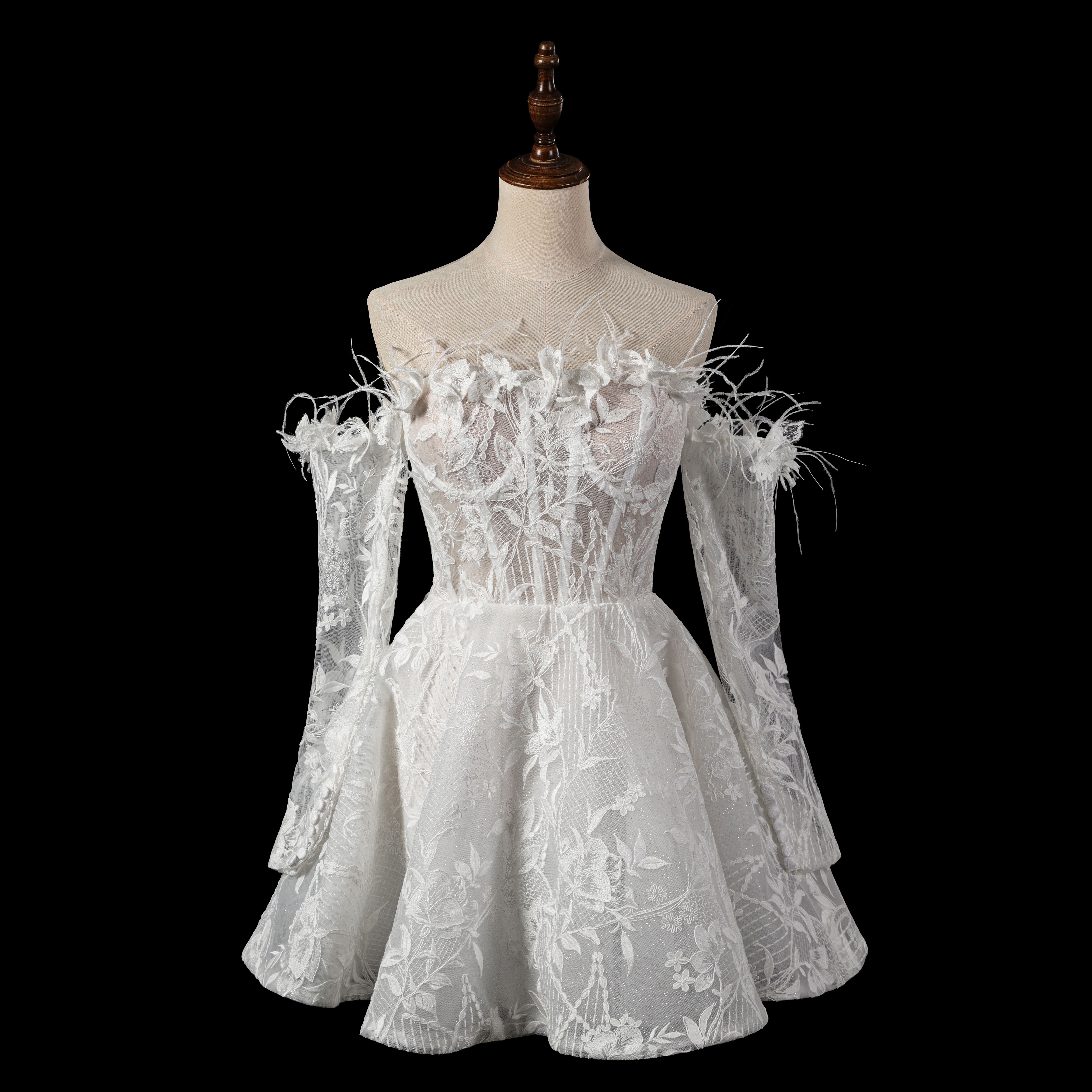 Ręcznie robione pióro i kwiatowe koronkowe krótkie sukienki ślubne z wymiennymi długimi rękawami