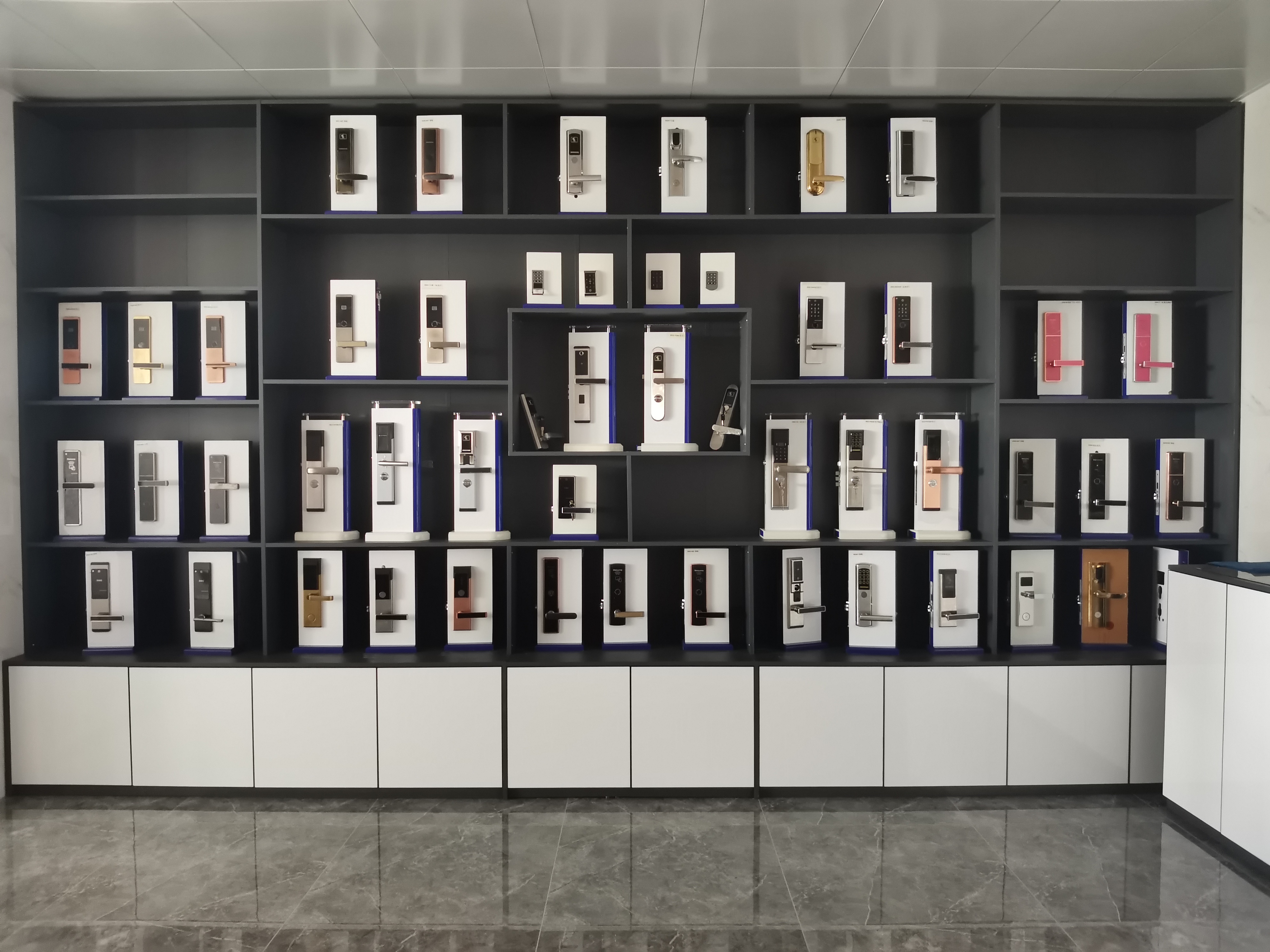 China Factory showcase manufacturer