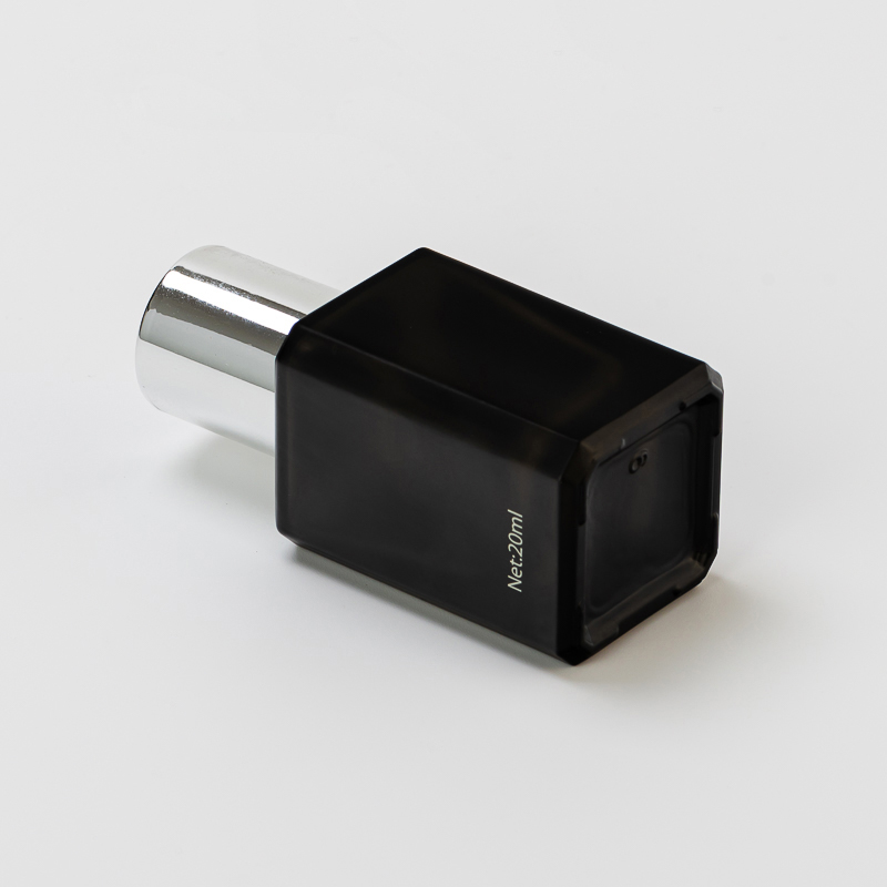 Popular black color Glass Perfume Bottle with sprayer