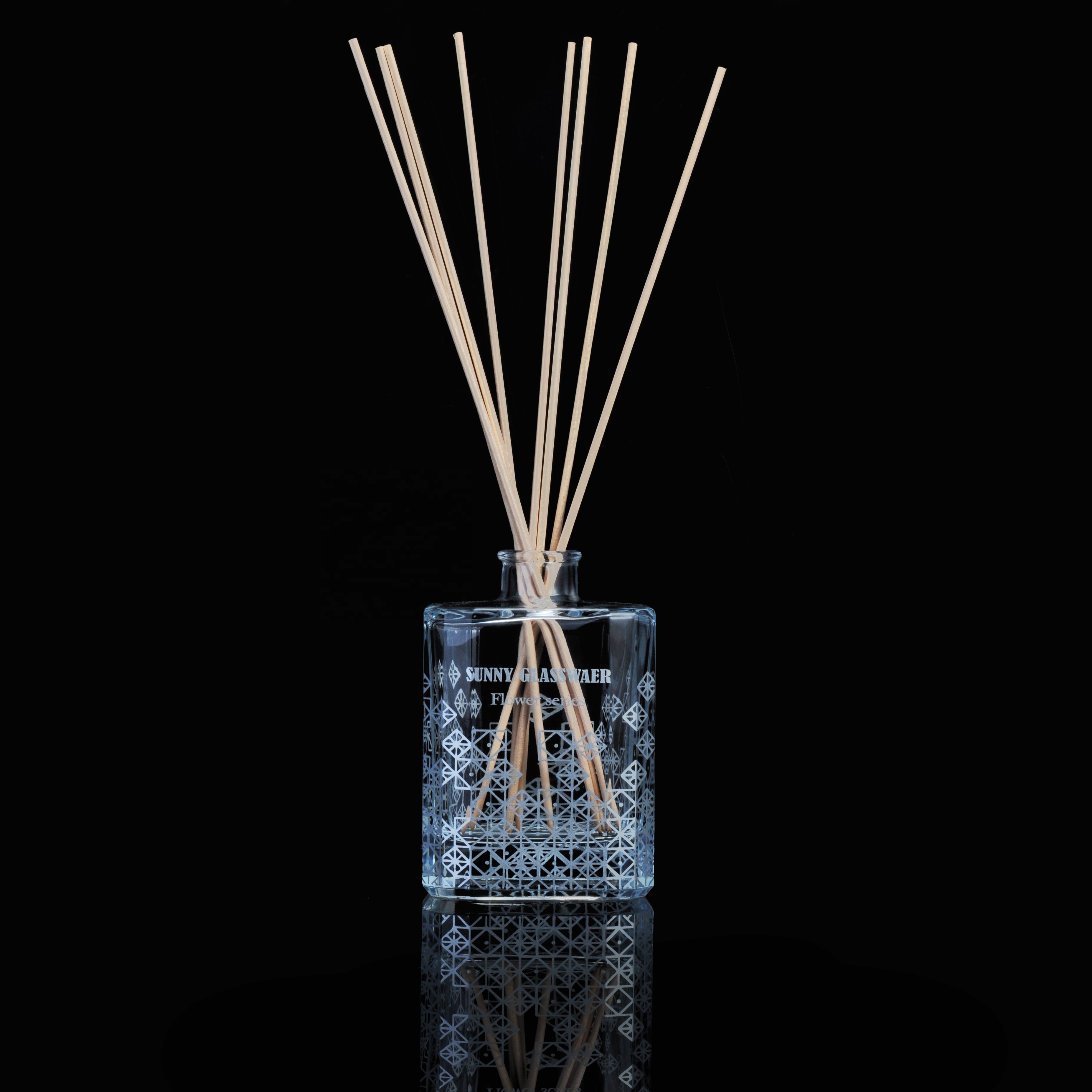 Wholesale home reed glass perfume diffuser bottles