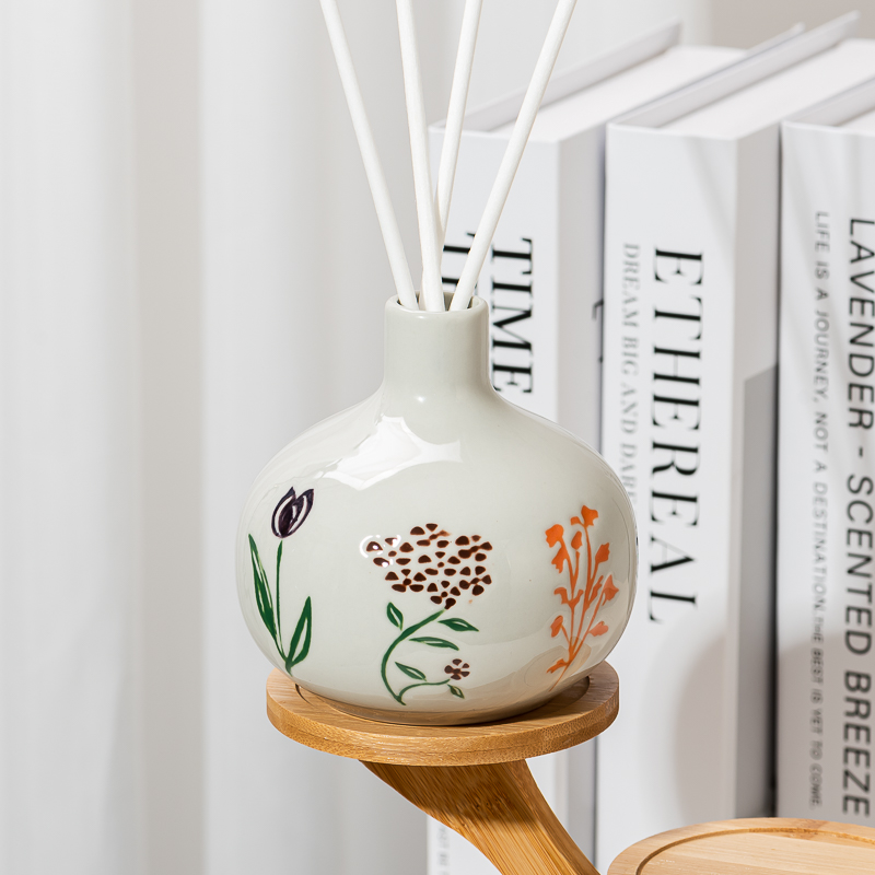 Retro Style Offwhite Glazed Ceramic Bottle Ceramic Reed Diffuser Bottles