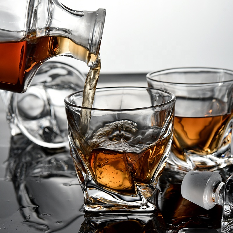 5pieces Wholesales Household Whisky glass Liquor decanter and bottle cup sets