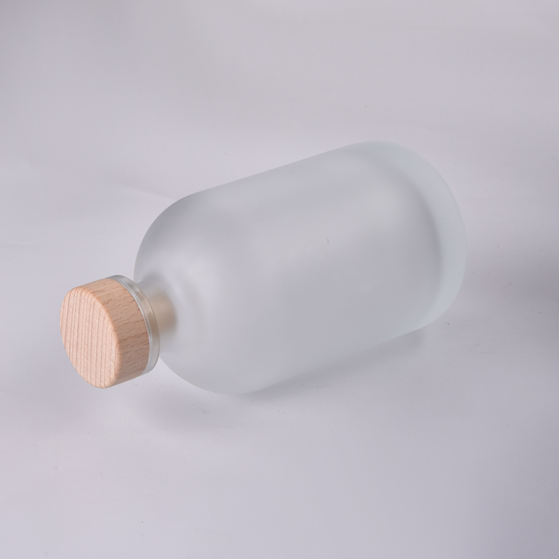 Mattierte Schilfrohr-Diffusorflasche mit Holzstopfen im Großhandel