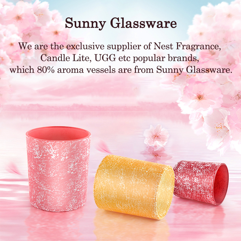 Glass candle container with lid for Christmas decoration