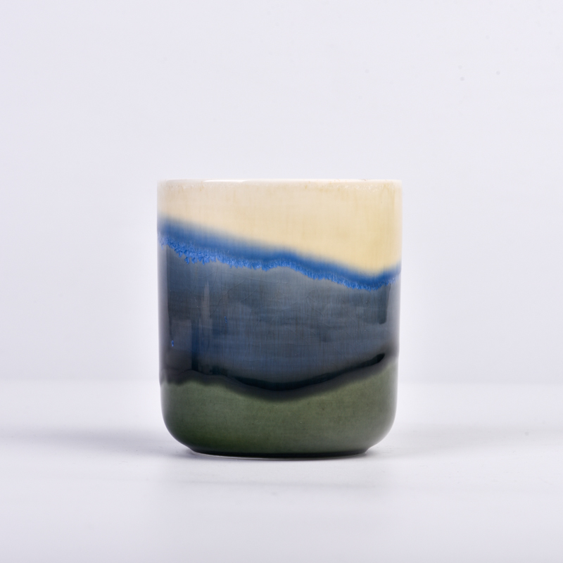 装飾用のエレガントな艶をかけられたセラミックの香りのろうそくの瓶