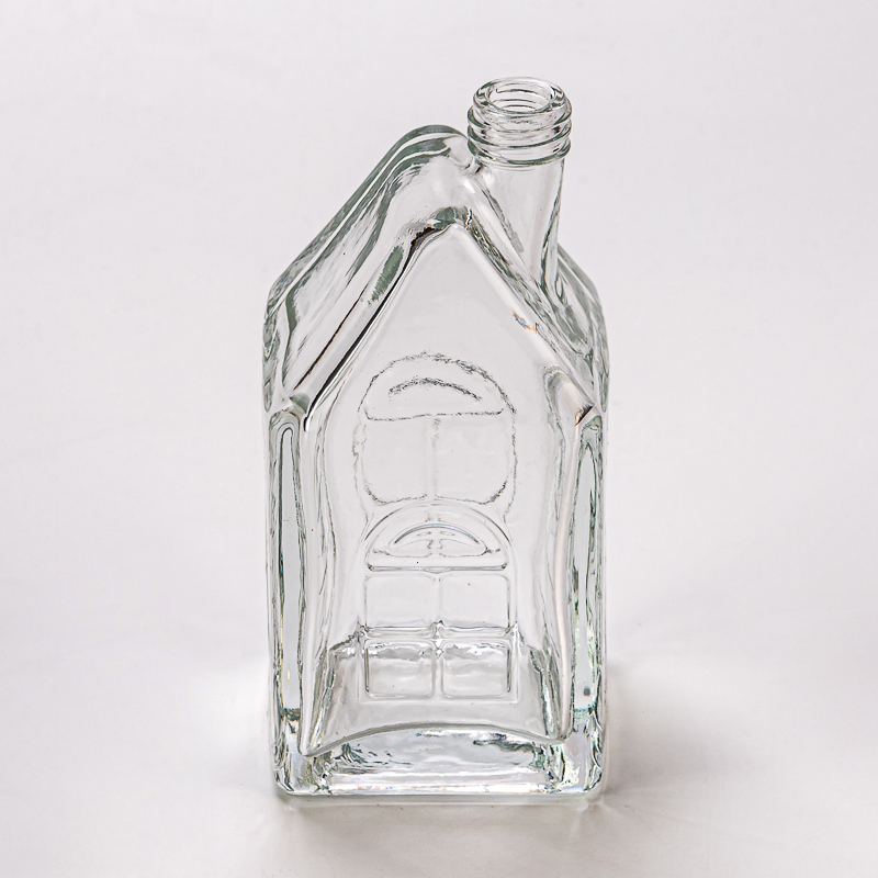 Fornitore da 150 ml a forma di casa bottiglia di vetro con camino da vetro solare
