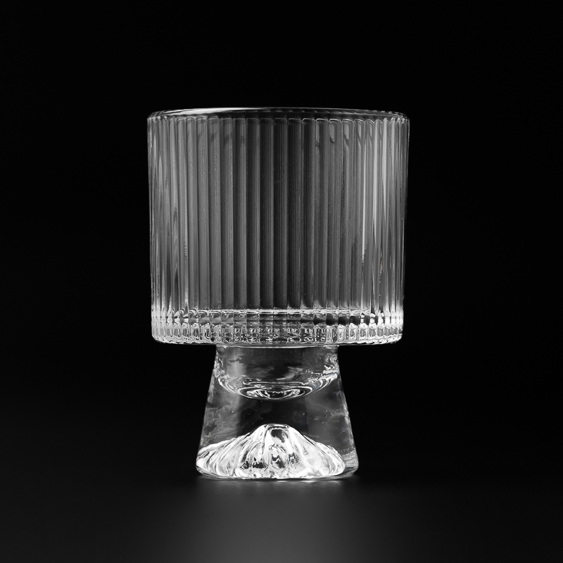 وعاء شمعة زجاجية على سطح الشريط الرأسي الفاخر لديكور المنزل