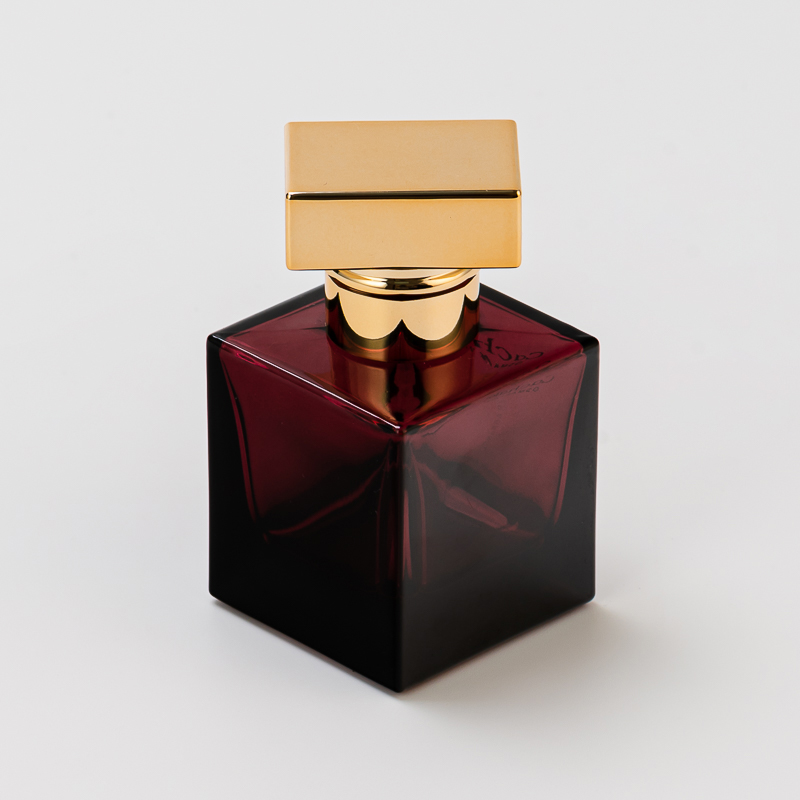 Garrafa de perfume vazio de vidro quadrado de logotipo elegante com tampa dourada
