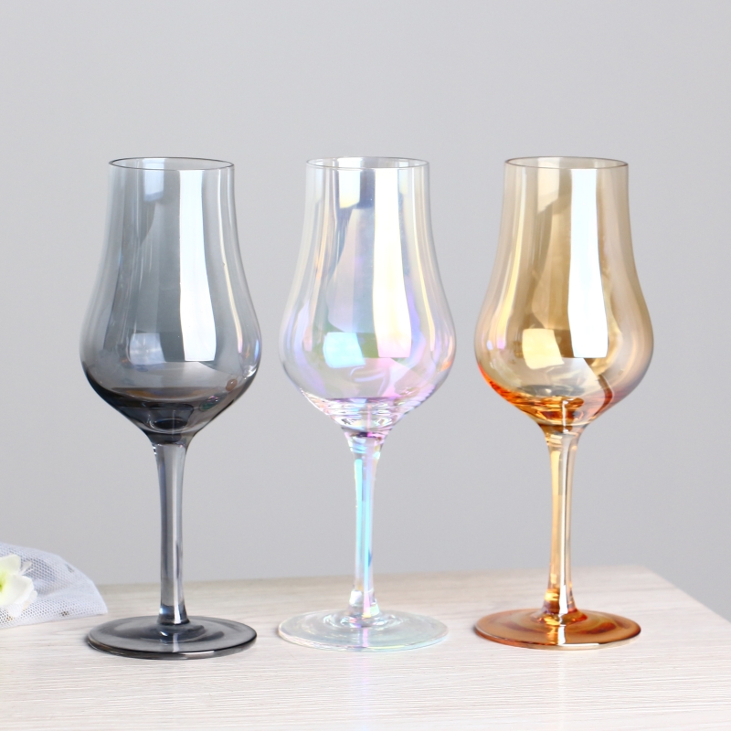 Elektroplattierte schillernde farbige graue bernsteinfarbene, zerrissenförmige Cocktailglas Set von 3 3