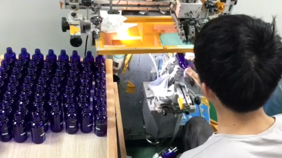 Alles wat u moet weten over zeefdrukken op glaswerk (bijna)