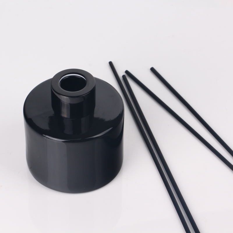 100ml 3.5oz cylindrical colored opaque black glossy glass diffuser bottle with screw cap