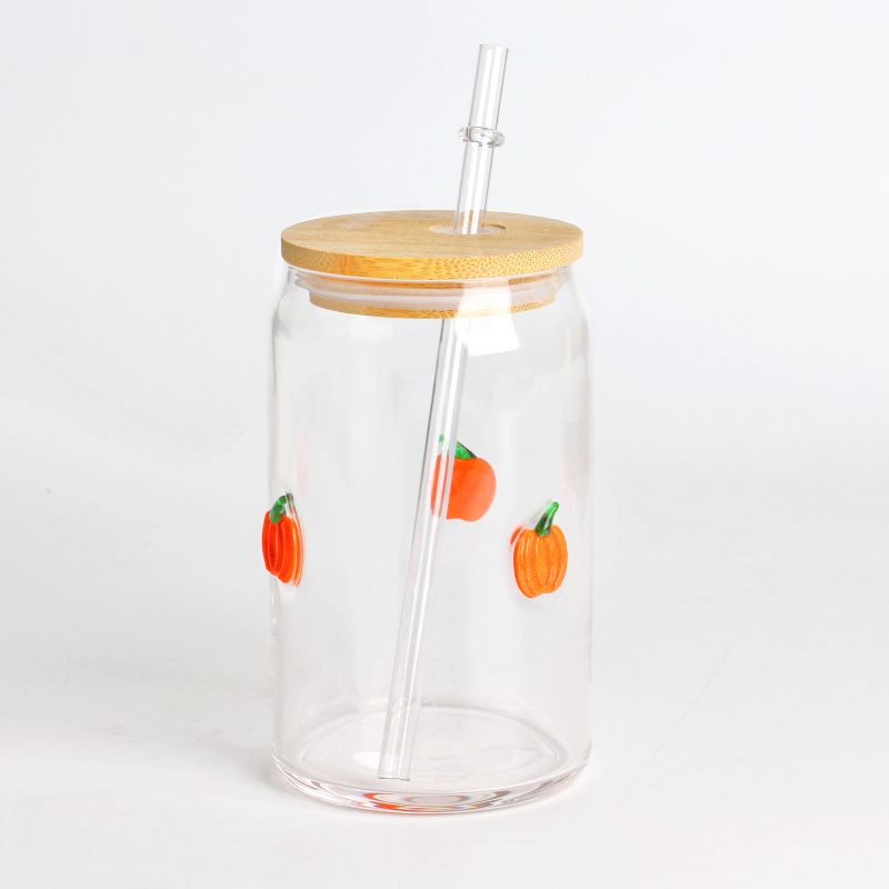 Vaso de vidrio hecho a mano con alto contenido de borosilicato, 16 oz y 500 ml con incrustaciones de calabaza, decoración de Halloween, con tapa de bambú y pajita, taza de café y batido reutilizable sin BPA