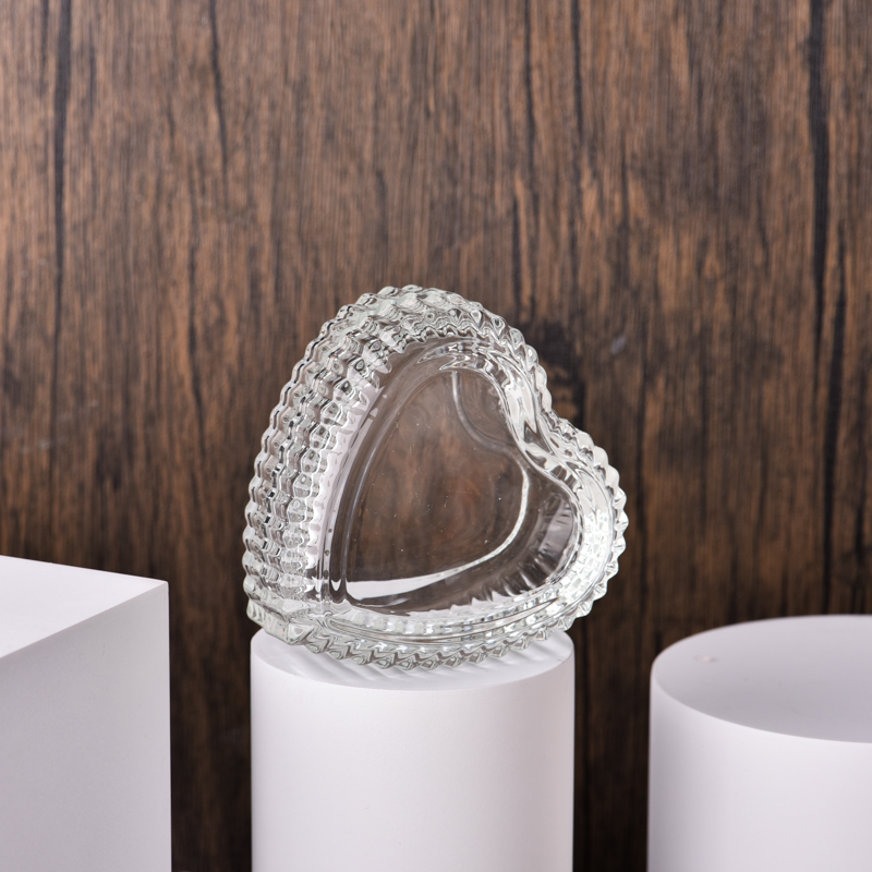 Wholesale love shaped glass candle jars with lids for Valentine's Day Wholesale love shaped glass candle jars with lids for Valentine's Day