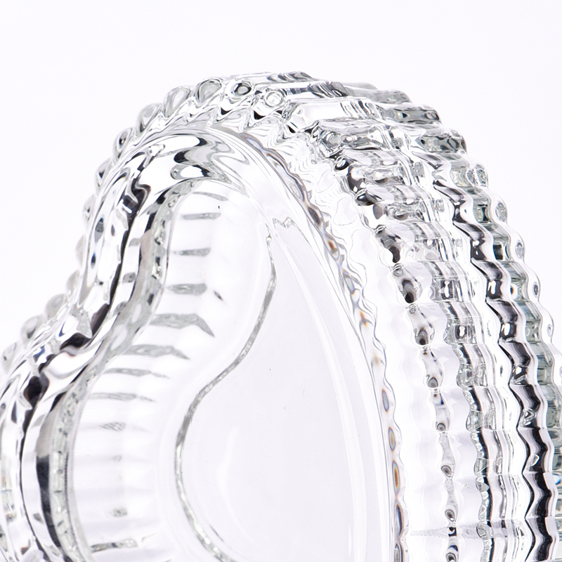 Wholesale love shaped glass candle jars with lids for Valentine's Day Wholesale love shaped glass candle jars with lids for Valentine's Day