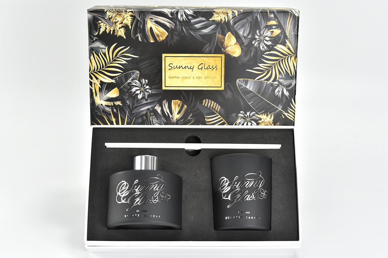 Gift Set Black Glass Candle Holders with Black Glass Diffuser Bottle Manufacturer