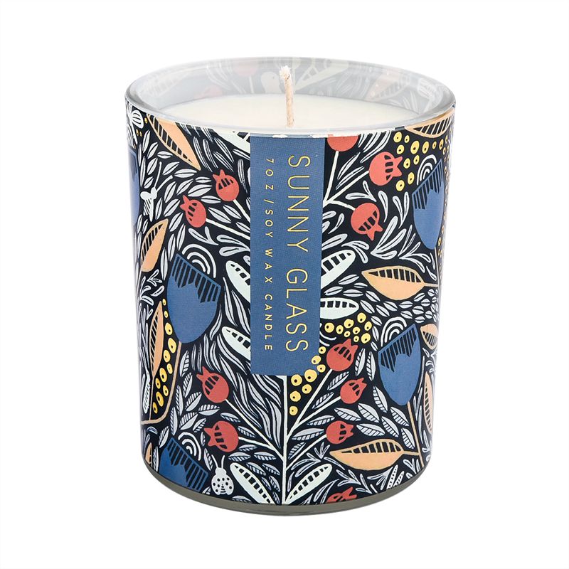 厚みのある8.5オンスのガラス製キャンドルジャー、全周にプリントが施されています。