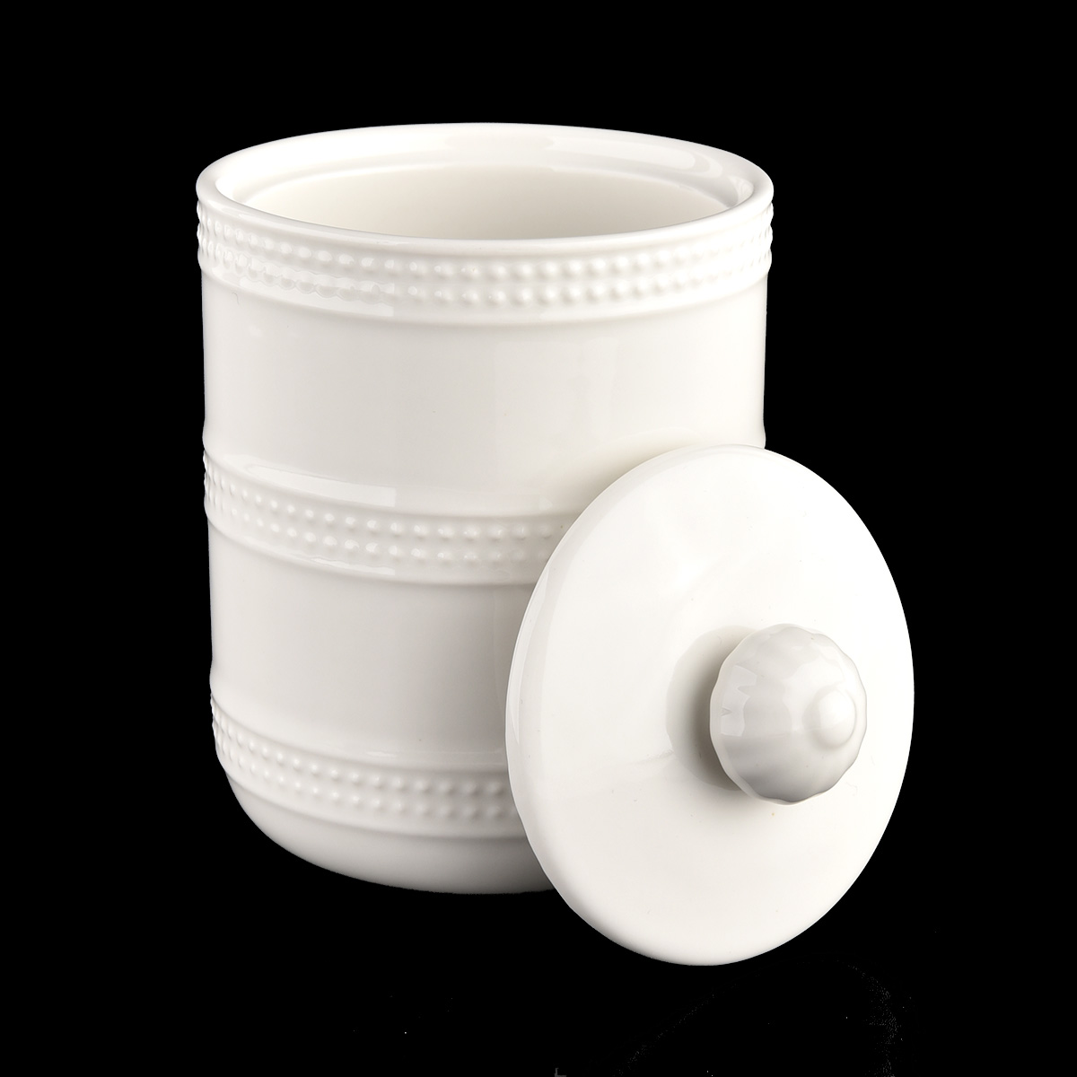 ylellinen valkoinen lasitettu keraaminen kynttiläpurkki kupukannella