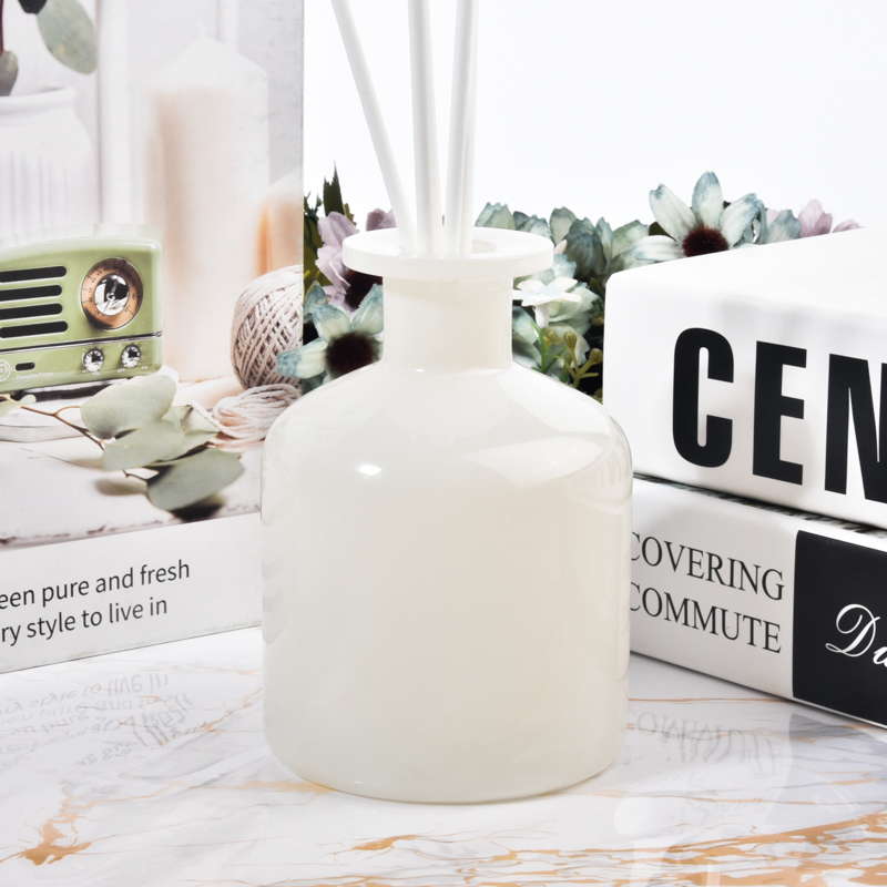Wholesale 250ml Luxury white Glass Diffuser Bottles