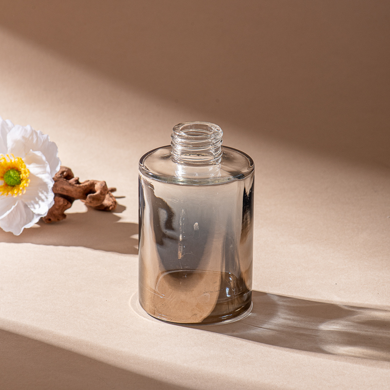 Modern fragrance decorated gradated glass reed diffuser bottle luxurious empty Modern fragrance decorated gradated glass reed diffuser bottle luxurious empty