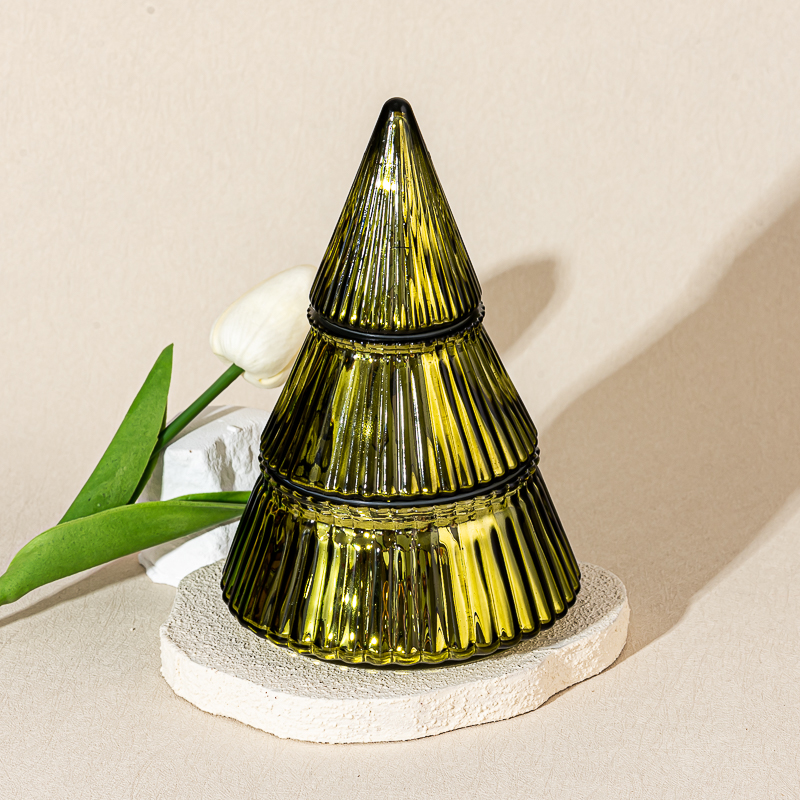 Üç katman Noel ağacı şekilli cam mum kavanozları kapaklı Noel ağacı cam mum kap kapaklı