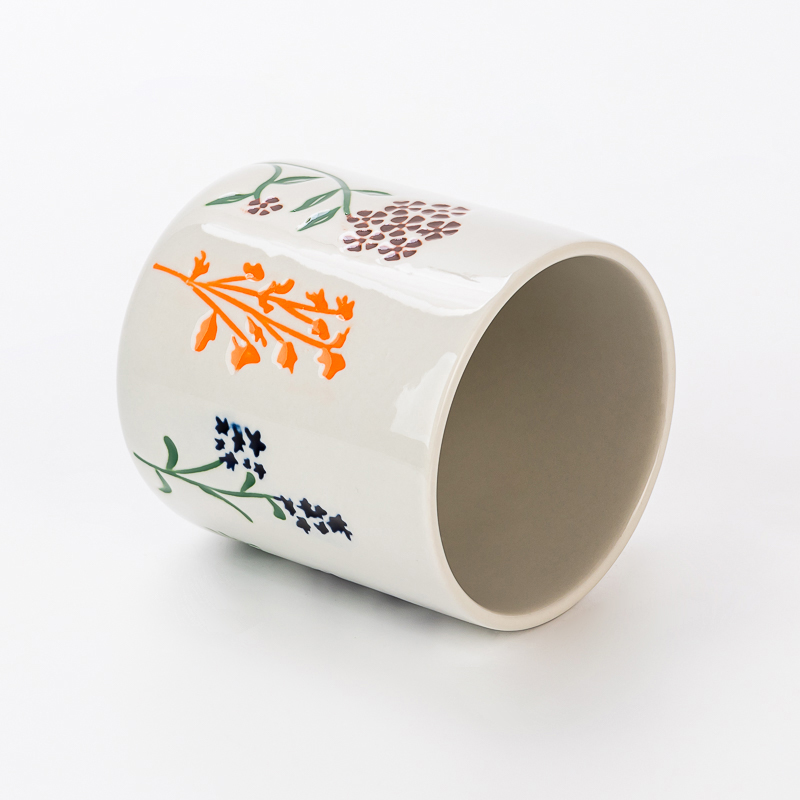 Wholesale 177ml Glossy White Embossed Design with Ceramic Candle Vessels