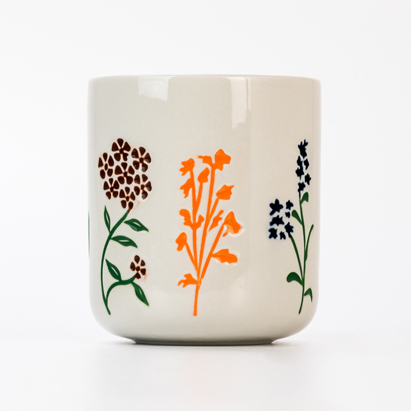 Wholesale 177ml Glossy White Embossed Design with Ceramic Candle Vessels